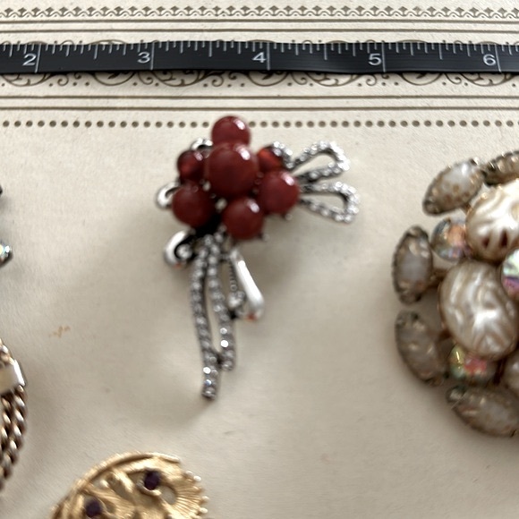 Vintage Brooch bundle - Picture 4 of 7